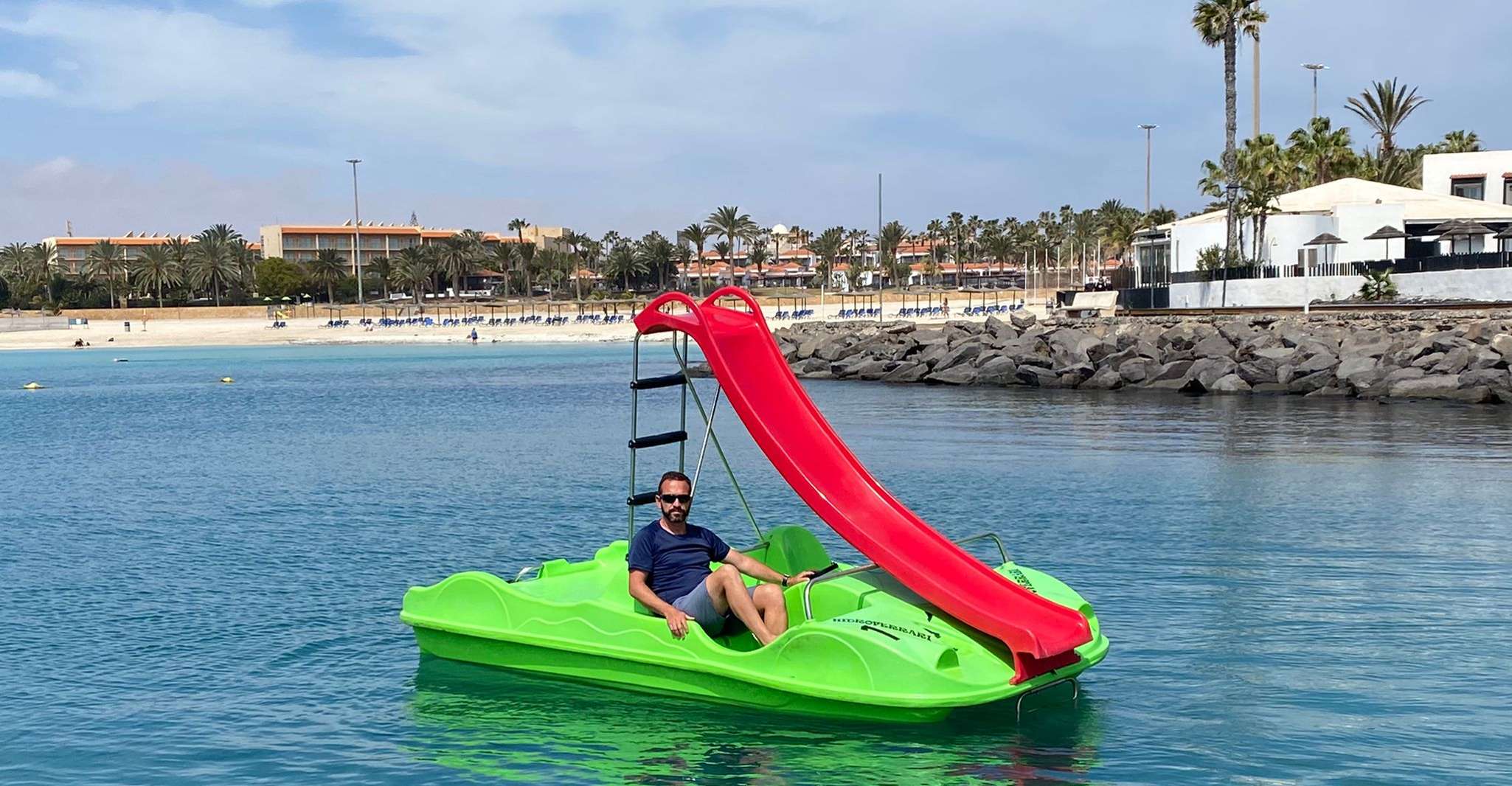 Caleta de Fuste, Pedalo with slide rental - Housity