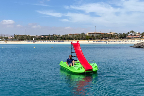 Caleta de Fuste: waterfiets met glijbaanverhuurWaterfietsverhuur van 1 uur