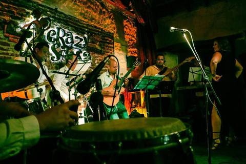 Cartagena: Salsa Class and Bar Hopping Tour with Drinks