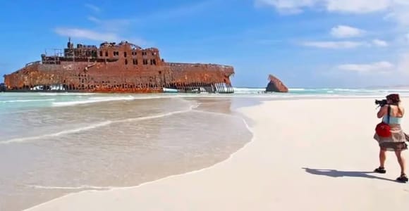 Boavista: 4-Hour Pottery, Shipwreck & Deserts Tour