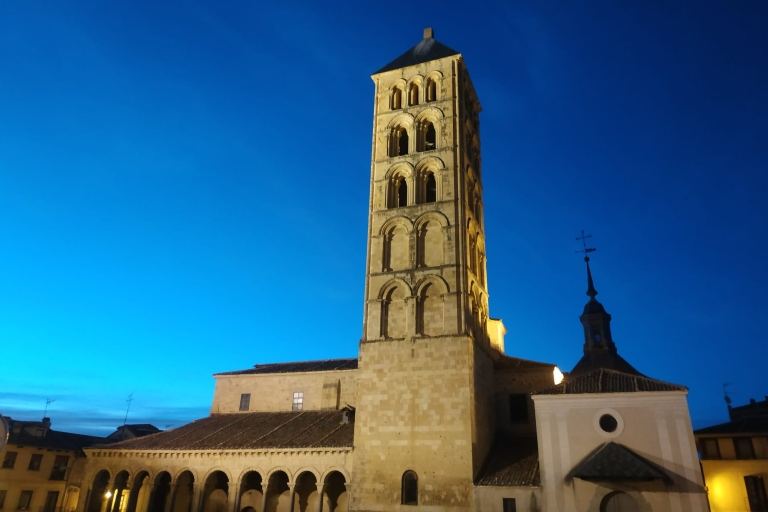 Segovia: nocna wycieczka pieszaSegowia: nocna wycieczka piesza