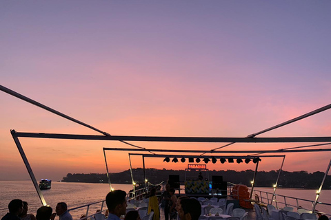 Panaji: Sunset Boat Party with Bollywood DJ and Dance Shows