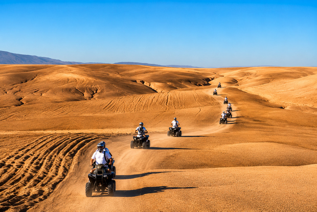 Marrakech: Passeio de quadriciclo no deserto de Agafay com jantar e show