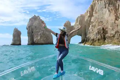Cabo San Lucas: Glass Bottom Boat Tour to Land's End