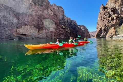 De Las Vegas: excursion en kayak dans le Black Canyon du fleuve ColoradoLas Vegas: visite guidée en kayak de la grotte d'émeraude (demi-journée)