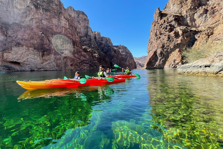 Van Las Vegas: kajaktocht Colorado River Black CanyonLas Vegas: Emerald Cave begeleide kajaktocht (halve dag)