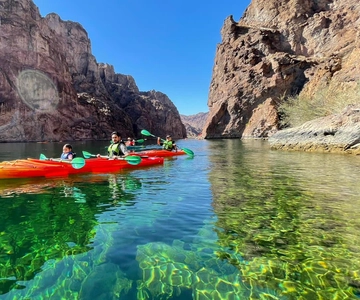 Shuttle from Las Vegas: Emerald Cave Kayak Tour & Beach time