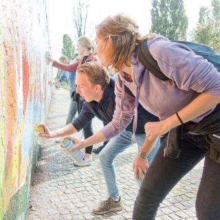 Berlín: taller de graffiti en el muro de Berlín