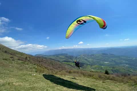 Lake Garda: Beginner Paragliding Experience