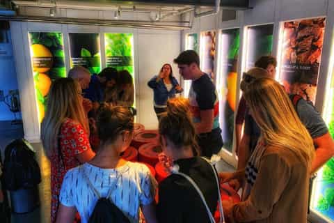 London: Gin Distillery Tour with Masterclass and Tastings