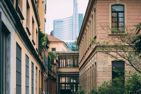 Milan Underground: Self-guided Street Art Tour and Game
