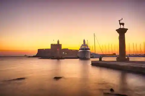 Faliraki : Croisière nocturne en semi-rigide avec champagne et vue sur le coucher de soleil