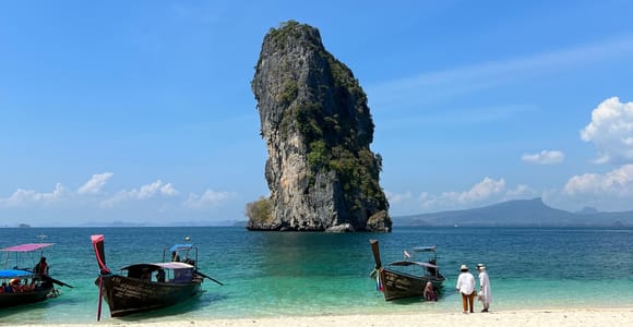 Krabi: 4 Islands Speed Catamaran Tour with Lunch/Transfers