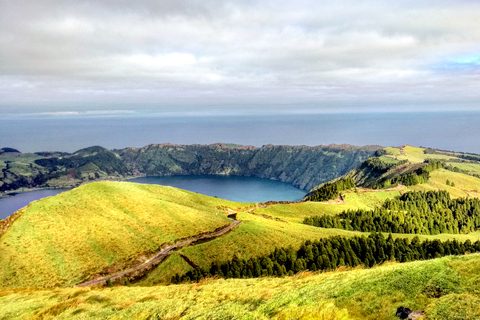 Sete Cidades & Lagoa do Fogo: Private Jeep-Tour mit MittagessenGanztagestour mit Mittagessen