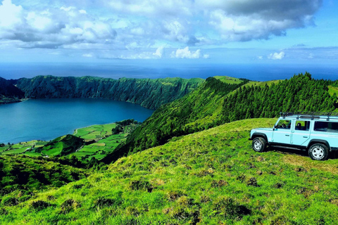 Sete Cidades y Lagoa do Fogo: tour privado en jeep con almuerzoTour de día completo con almuerzo