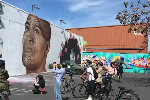Los Angeles: Arts District Bike Tour & Urban Adventure