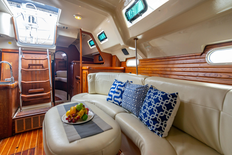 Los Cabos : Croisière partagée au coucher du soleilCroisière partagée à la voile au coucher du soleil à Cabo San Lucas SY