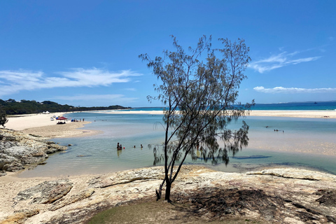 Vanuit Brisbane: Dagtrip naar North Stradbroke Island met zonsondergangZonsondergangtour in boetiekstijl voor kleine groepen