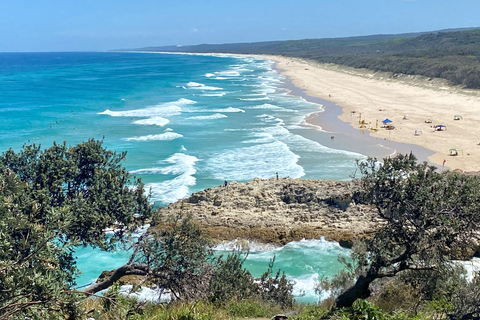 Vanuit Brisbane: Dagtrip naar North Stradbroke Island met zonsondergangZonsondergangtour in boetiekstijl voor kleine groepen