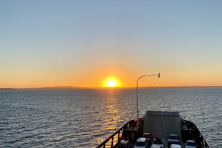 Vanuit Brisbane: Dagtrip naar North Stradbroke Island met zonsondergangZonsondergangtour in boetiekstijl voor kleine groepen