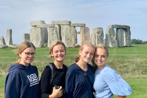 From Brighton: Stonehenge and Bath Full-Day Trip