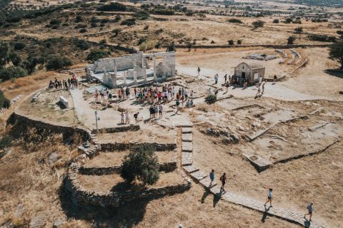 Isola di Naxos: Highlight Bus Tour con Swim Stop ad Apollonas
