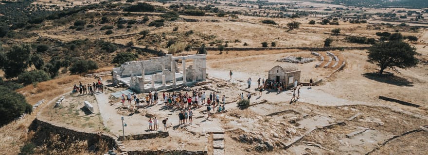 Naxos: Tour in autobus con tempo libero per pranzare e nuotare