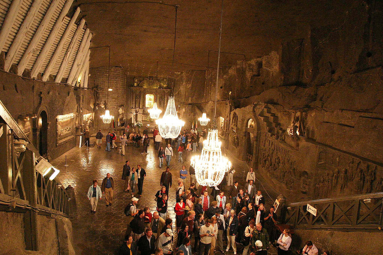 2-Day Tour: Wawel, Underground Museum, Schindler & Wieliczka Spanish Tour