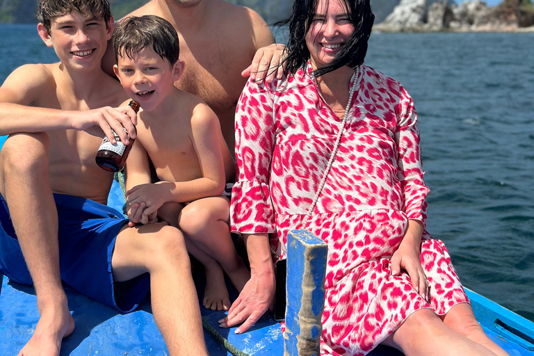 El Nido: Private Tour – Lagoons, Cave & Private Beach