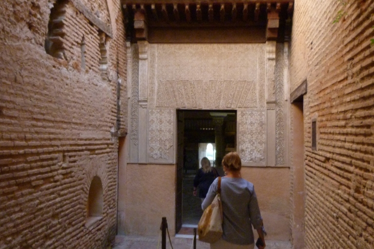 Ab Costa del Sol oder Malaga: Granada und Alhambra TourAbholung von Benalmadena Bil Bil mit Nasrid Palace Entry
