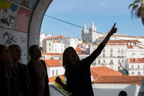 Lisbon: City Highlights Walking Tour in German