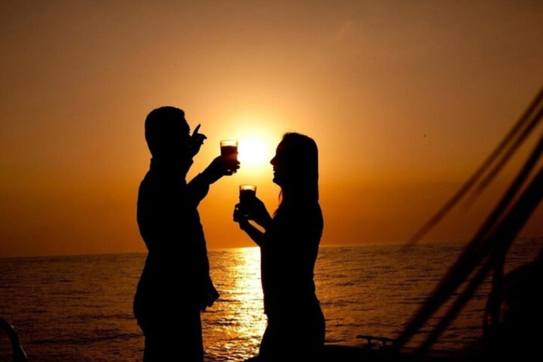 Cádiz: Private Sun Cruise for 2 with Aperitivo and Wine