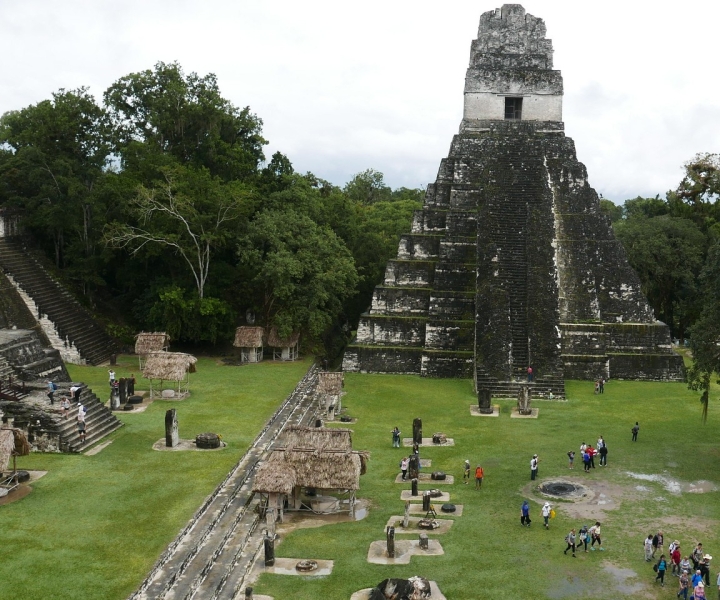 De Flores: excursão diurna às ruínas de Tikal