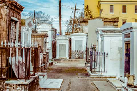 New Orleans: Voodoo & Cemetery Walking Tour