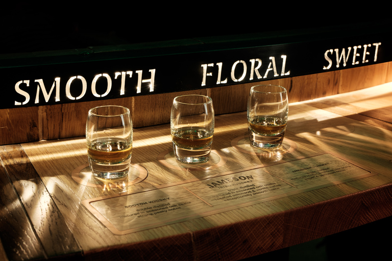 Dublin: Private Whiskey and Beer Trail Half-Day Tour