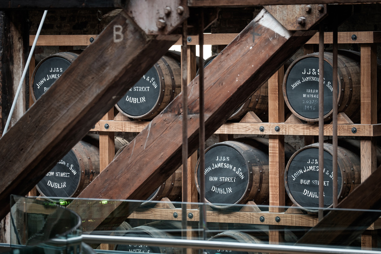 Dublin: Private Whiskey and Beer Trail Half-Day Tour