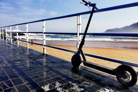 San Sebastián: Electric Scooter Tour