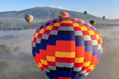From Mexico City: Teotihuacan Air Balloon Flight & Breakfast