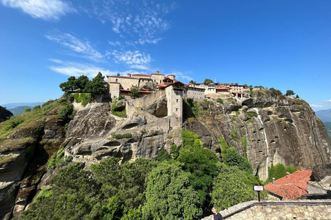 De Atenas: Viagem de 1 dia de trem para as cavernas e mosteiros de Meteora