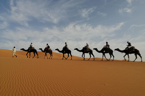 Depuis Marrakech : visite du désert de 3 jours à MerzougaExcursion en groupe