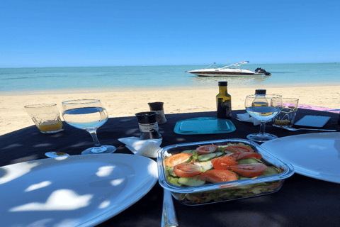 Bateau privé à l&#039;Île aux Bénitiers : Plongée en apnée avec les dauphins et homardBateau privé Île aux Bénitiers : Nage avec les dauphins et homard