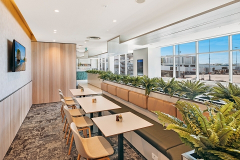 Sydney Airport (SYD): Lounge Access with Food and Drinks Plaza Premium Lounge for 3 Hours