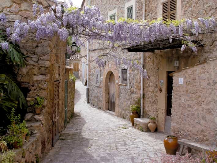Valldemossa: Discover Valldemossa with a transfer from Palma