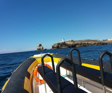 From Peniche: 1-Hour Cabo Carvoeiro Boat Tour