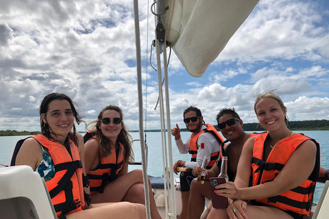 Bacalar: Group Sailing Trip with Swimming and Drinks Standard Rate