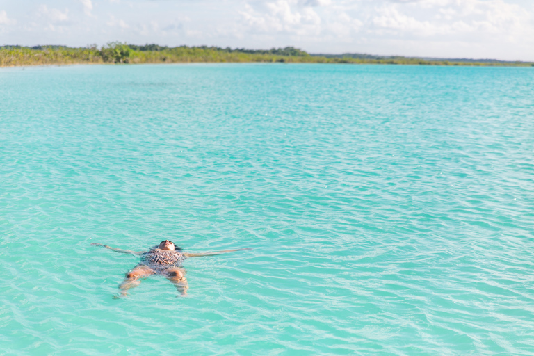 Bacalar: Group Sailing Trip with Swimming and Drinks Standard Rate