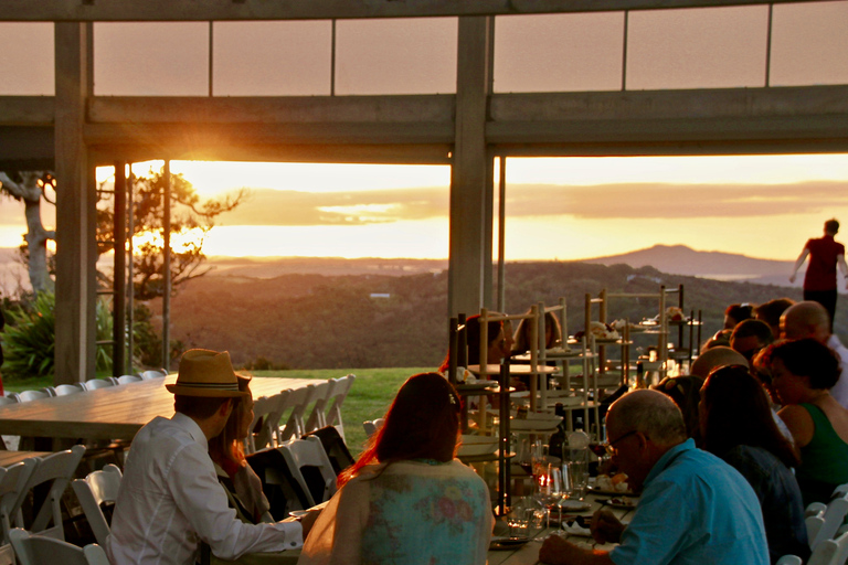 Auckland: degustazione di vini e cibi dell&#039;isola di Waiheke con voliDegustazione di vino e cibo da Auckland