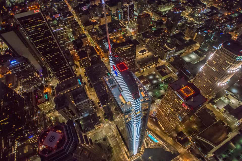 30 Minuten bei Nacht über die Lichter der Stadt