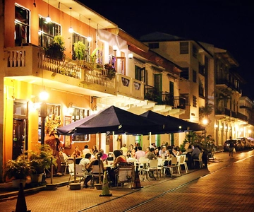 Panama City: Private Walking Tour