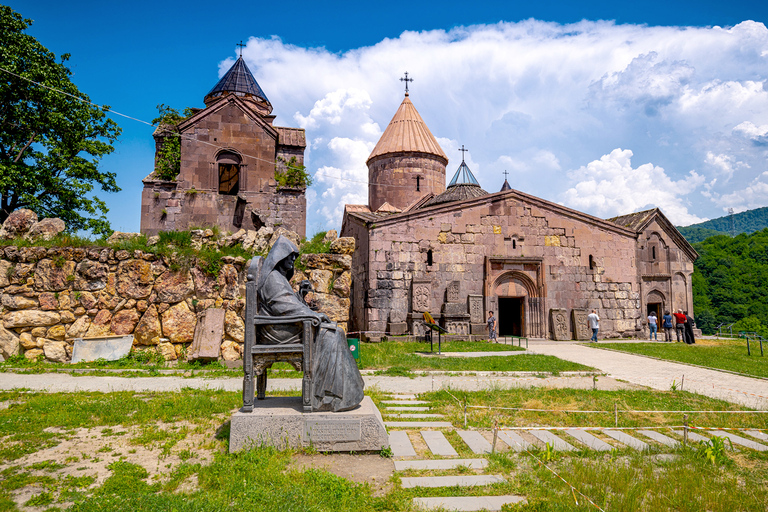 De Yerevan: Excursão de dia inteiro ao Lago Sevan e DilijanExcursão de dia inteiro ao Lago Sevan e Dilijan